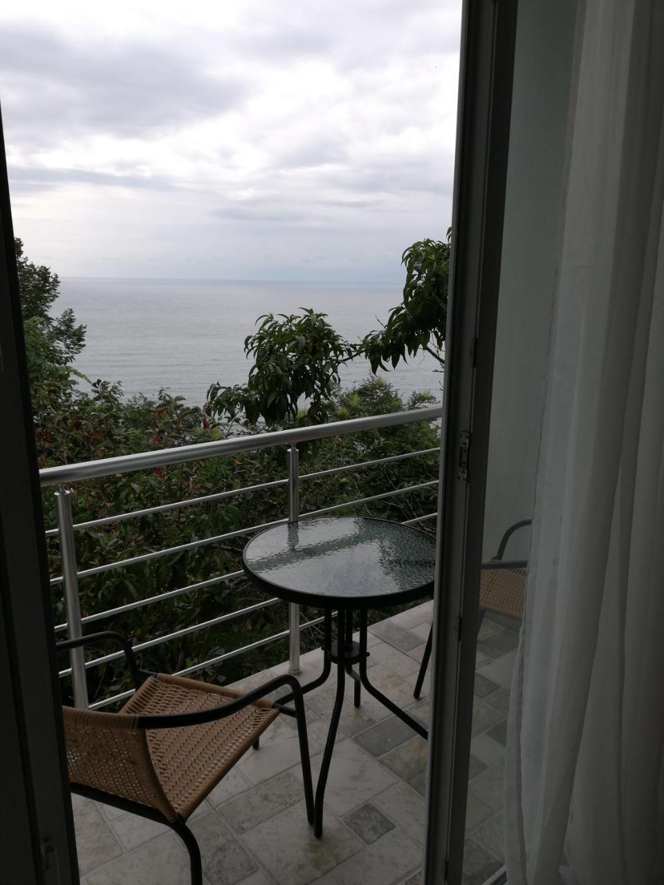 Albatross Kvariati Guest House Zewnętrze zdjęcie