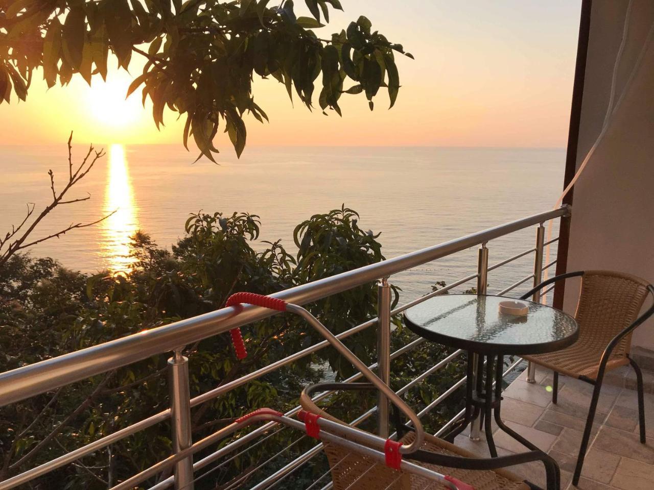 Albatross Kvariati Guest House Zewnętrze zdjęcie
